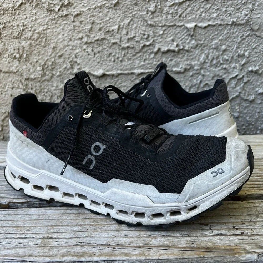 On Cloudultra 2 Shoes Men Size 10 Trail Running Black/White Sneakers